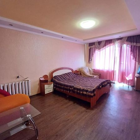 1 Комнатная Квартира Остановка Торговый Центр Cherkasy Luaran gambar